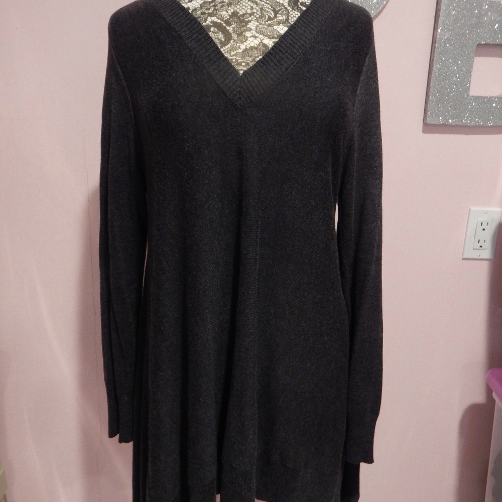 Vertical Design Charcoal Gray V Neck Sweater Sz L